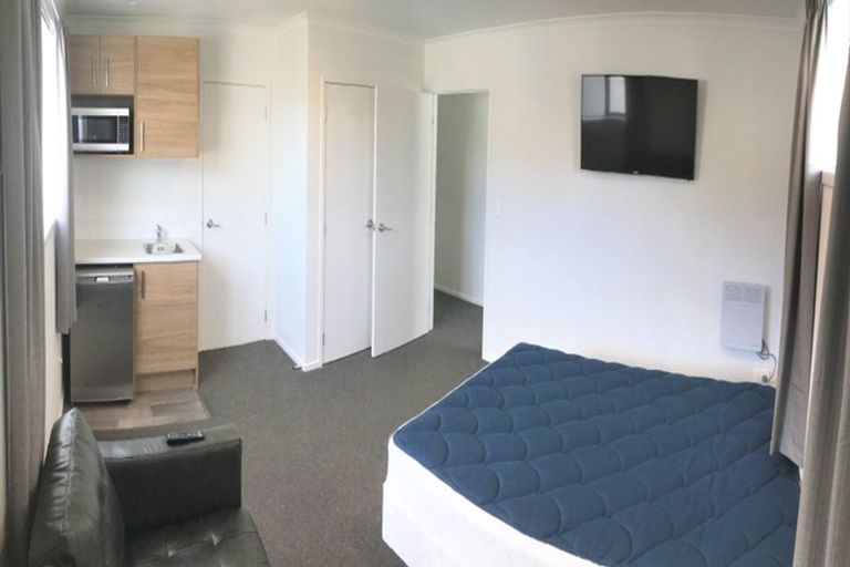 Photo of property in 2/28 Beatty Street, Melville, Hamilton, 3206