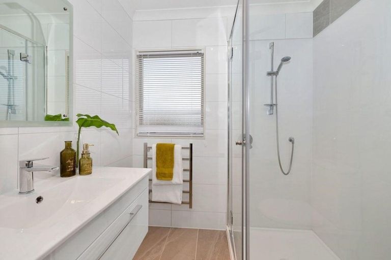 Photo of property in 23 South Kensington Way, Henderson, Auckland, 0612