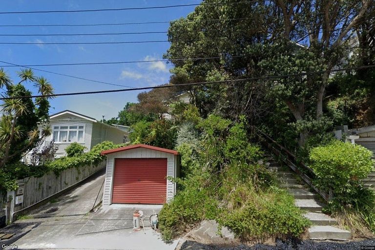 Photo of property in 61 Severn Street, Island Bay, Wellington, 6023