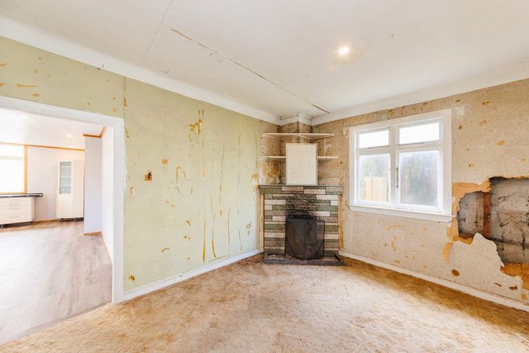 Photo of property in 19 Beach Street, Tangimoana, 4822