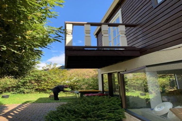 Photo of property in 10 Arawata Terrace, Fernhill, Queenstown, 9300