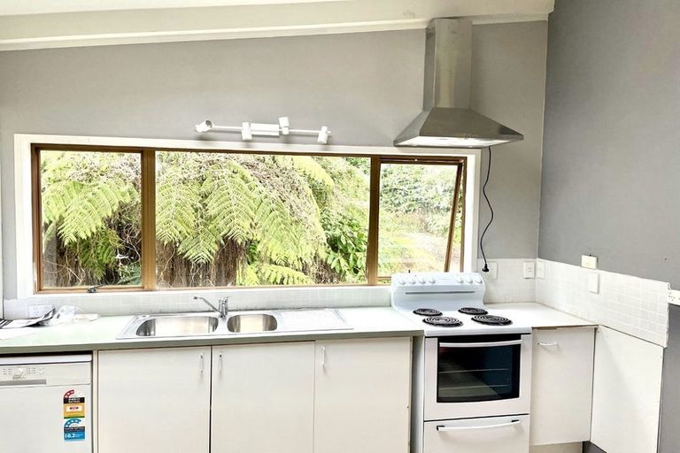 Photo of property in 31 Elliston Crescent, Stanmore Bay, Whangaparaoa, 0932