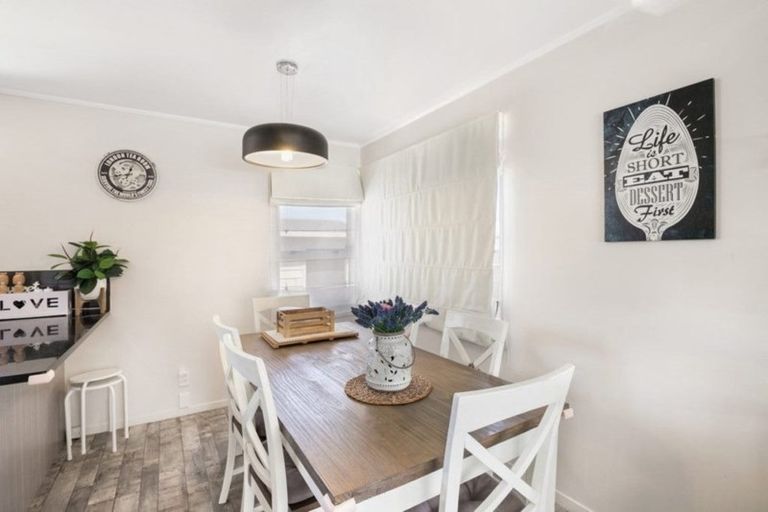 Photo of property in 1/6 Silver Creek Road, Weymouth, Auckland, 2103