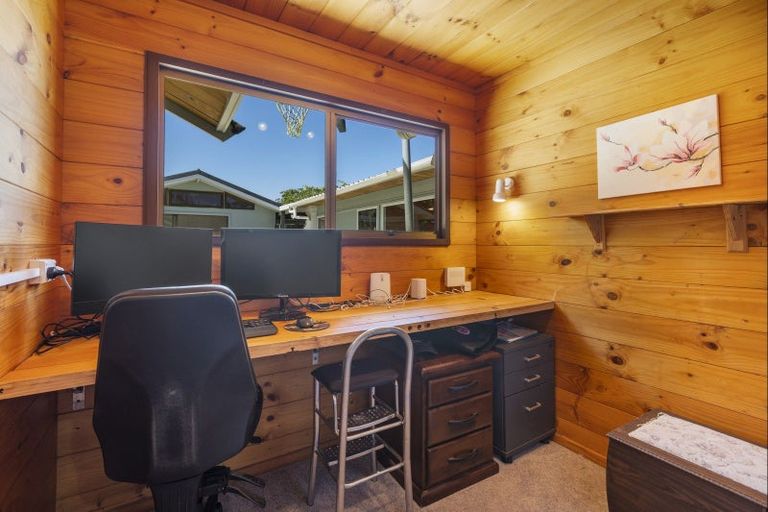 Photo of property in 12b Woodleigh Street, Frankleigh Park, New Plymouth, 4310