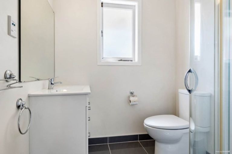 Photo of property in 41 Norcross Avenue, Henderson, Auckland, 0612