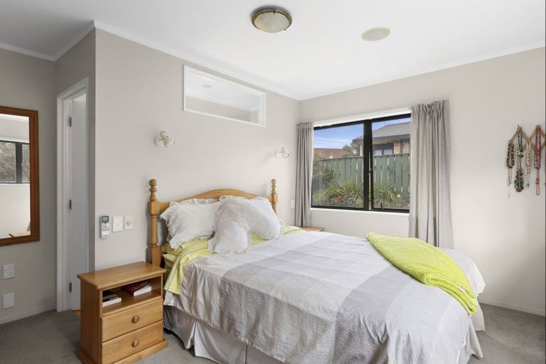 Photo of property in 56 Byron Street, Leamington, Cambridge, 3432