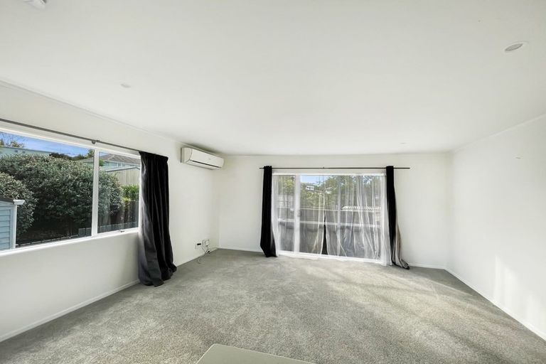 Photo of property in 1/12 Brookfield Road, Te Atatu Peninsula, Auckland, 0610
