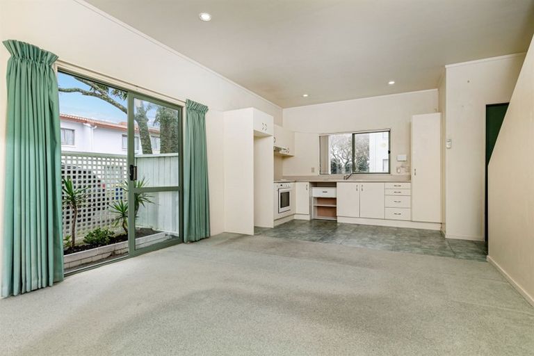 Photo of property in 16 Vitex Lane, Henderson, Auckland, 0612