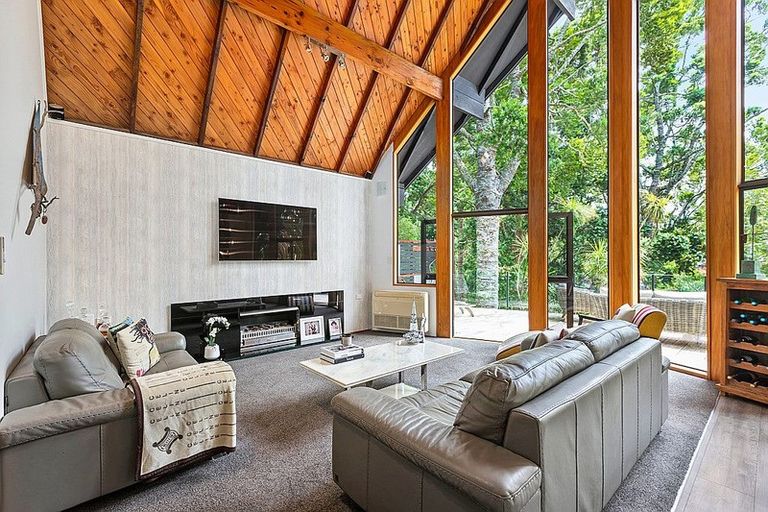 Photo of property in 93 Brick Bay Drive, Sandspit, Warkworth, 0982