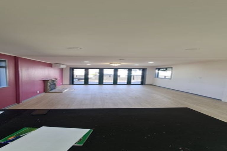 Photo of property in 10 Romney Place, Manurewa, Auckland, 2102