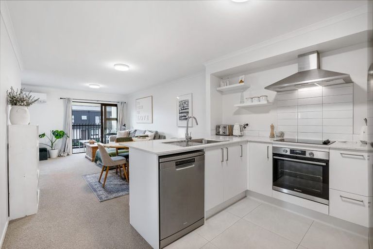 Photo of property in 41 Kauri Amber Road, Westgate, Auckland, 0614