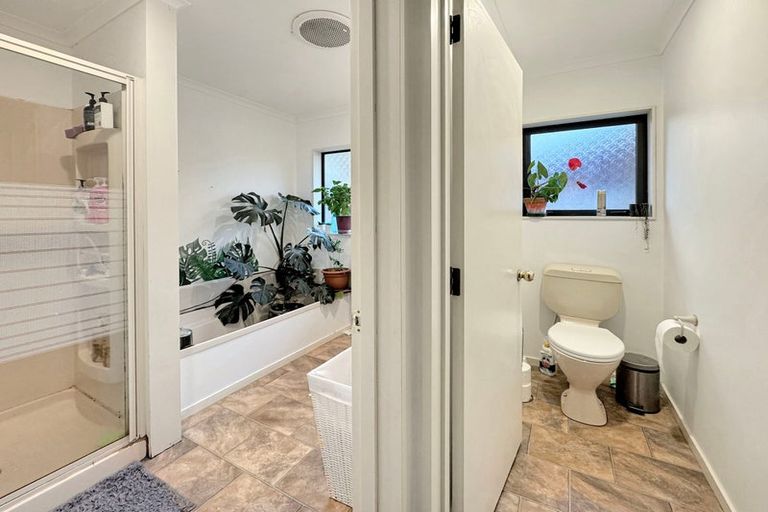 Photo of property in 34 Greenwood Place, Fitzherbert, Palmerston North, 4410