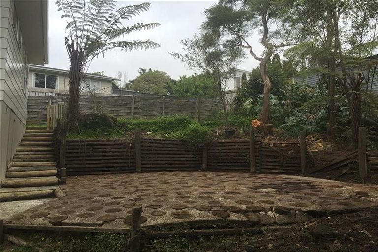 Photo of property in 4 Stallard Place, Glen Eden, Auckland, 0602