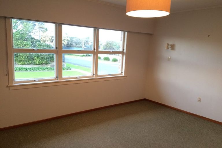 Photo of property in 40-40a Hamblyn Street, Strandon, New Plymouth, 4312