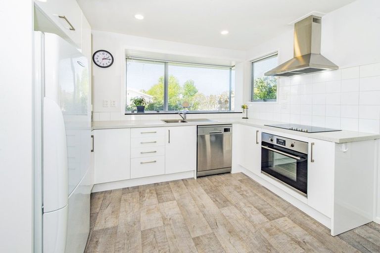 Photo of property in 1a Calbreath Place, Russley, Christchurch, 8042