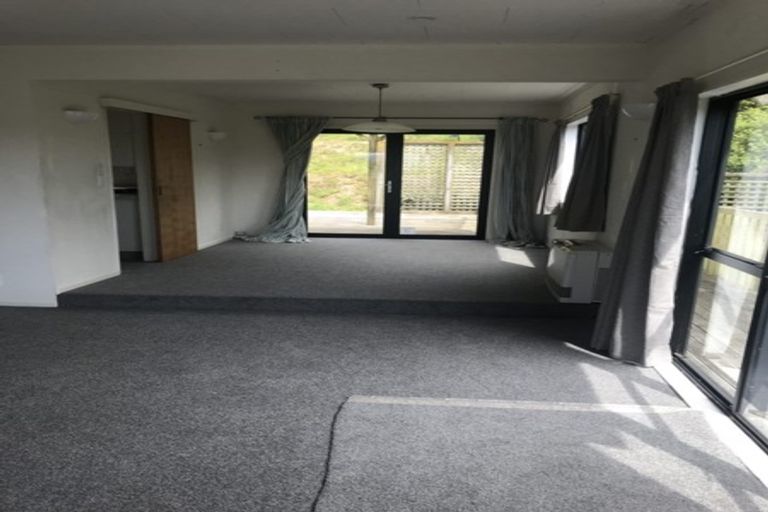 Photo of property in 17 Shastri Terrace, Khandallah, Wellington, 6035