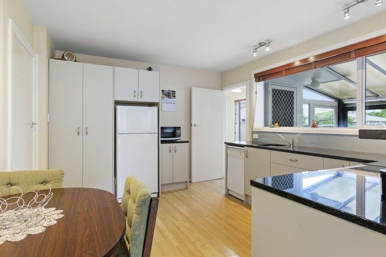 Photo of property in 3 Coronado Place, Broomfield, Christchurch, 8042