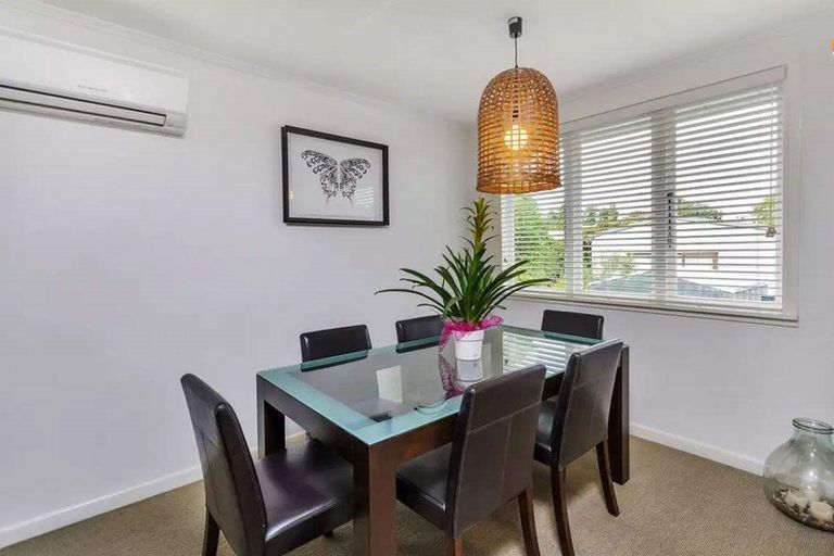 Photo of property in 2/20 Crosby Road, West Harbour, Auckland, 0618