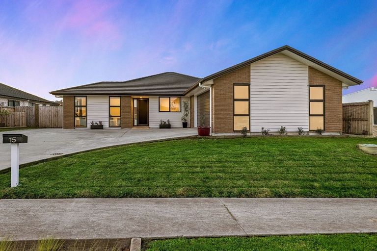Photo of property in 15 Gemscott Crescent, Huapai, Kumeu, 0810