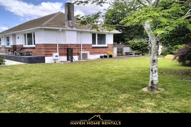 Photo of property in 1 Iris Grove, Trentham, Upper Hutt, 5018