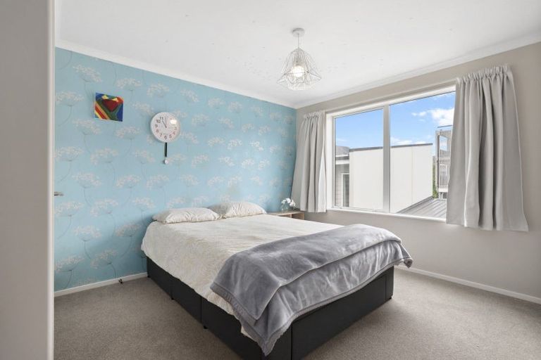 Photo of property in 2 Kotuku Lane, Hobsonville, Auckland, 0616