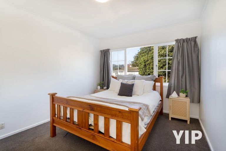 Photo of property in 12 Fyvie Avenue, Tawa, Wellington, 5028