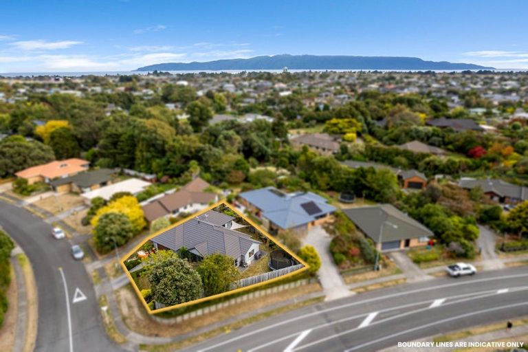Photo of property in 36 Guildford Drive, Paraparaumu, 5032