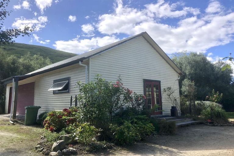 Photo of property in 2269 State Highway 2, Te Hauke, Hastings, 4178