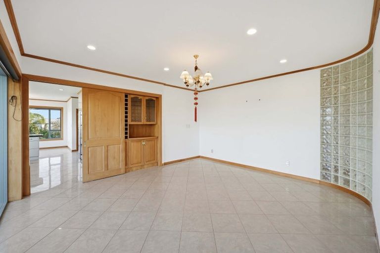Photo of property in 99 East Coast Road, Castor Bay, Auckland, 0620