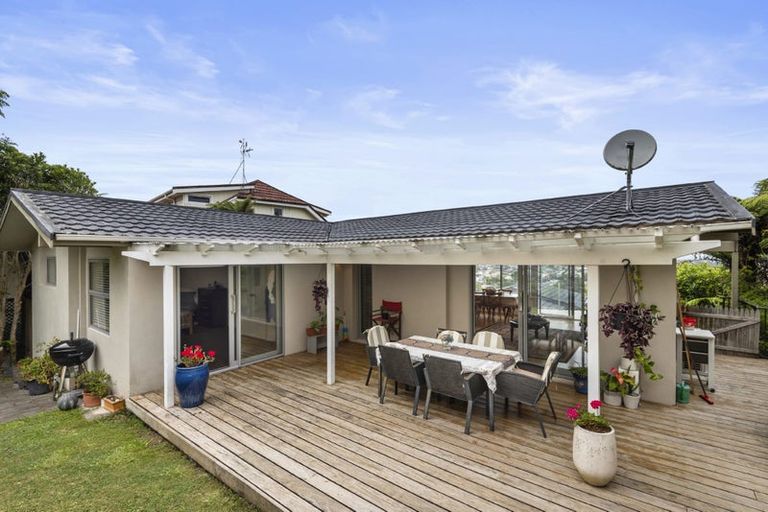 Photo of property in 2/23 Parr Terrace, Castor Bay, Auckland, 0620