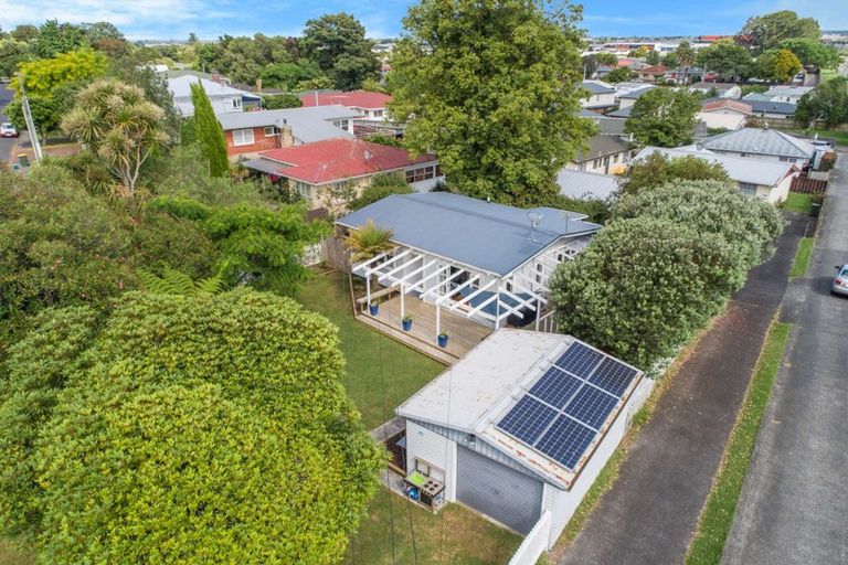 Photo of property in 1/26 Trentham Road, Papakura, 2110