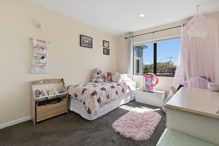 Photo of property in 2 Benmore Crescent, Pyes Pa, Tauranga, 3112