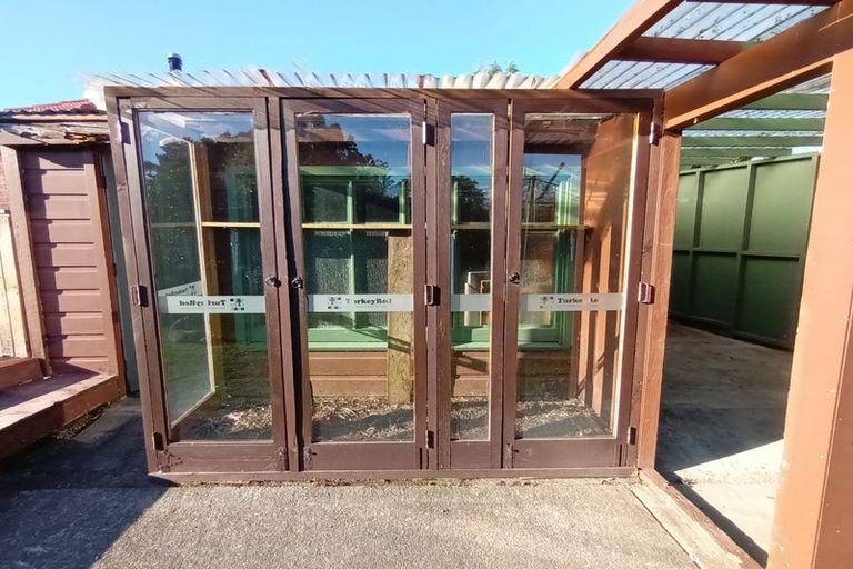 Photo of property in 1 Hughan Place, Carterton, 5713