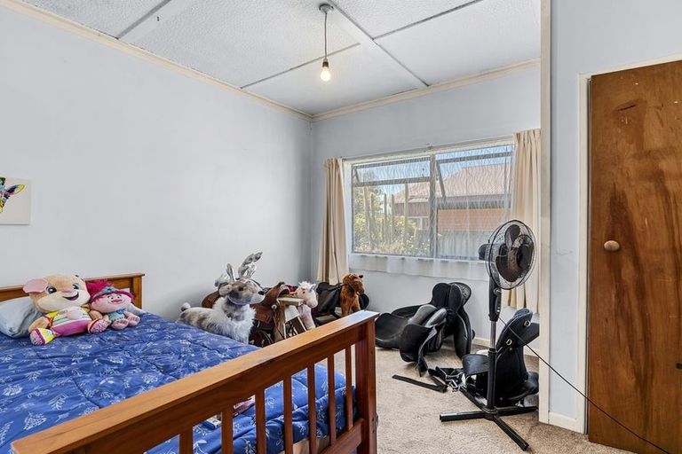 Photo of property in 70 Domett Street, Waitara, 4320