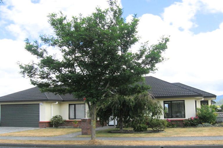 Photo of property in 1 Clearwater Terrace, Brown Owl, Upper Hutt, 5018