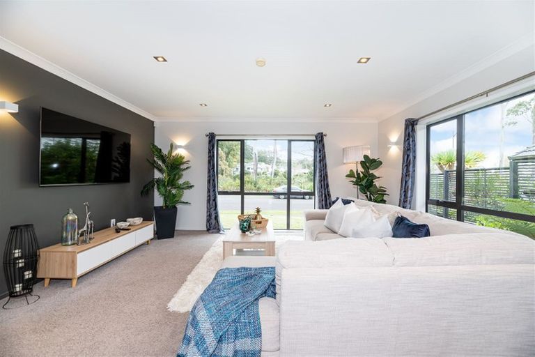 Photo of property in 61 Sapperton Drive, Henderson, Auckland, 0612