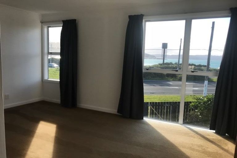 Photo of property in 2/163 Rongotai Road, Rongotai, Wellington, 6022