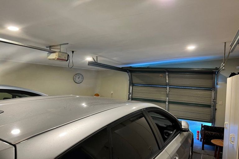 Photo of property in 16 Oakleigh Avenue, Takanini, 2112