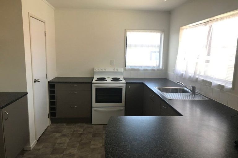 Photo of property in 2/139 Clevedon Road, Papakura, 2110
