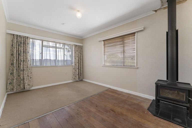 Photo of property in 67 Kawiu Road, Levin, 5510