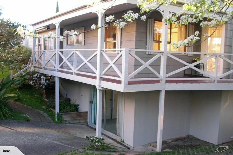 Photo of property in 2/19 Philson Terrace, Browns Bay, Auckland, 0630