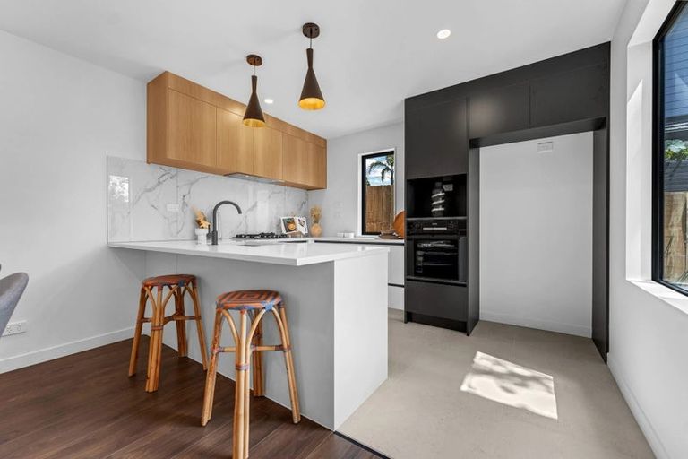Photo of property in 21b County Road, Torbay, Auckland, 0630