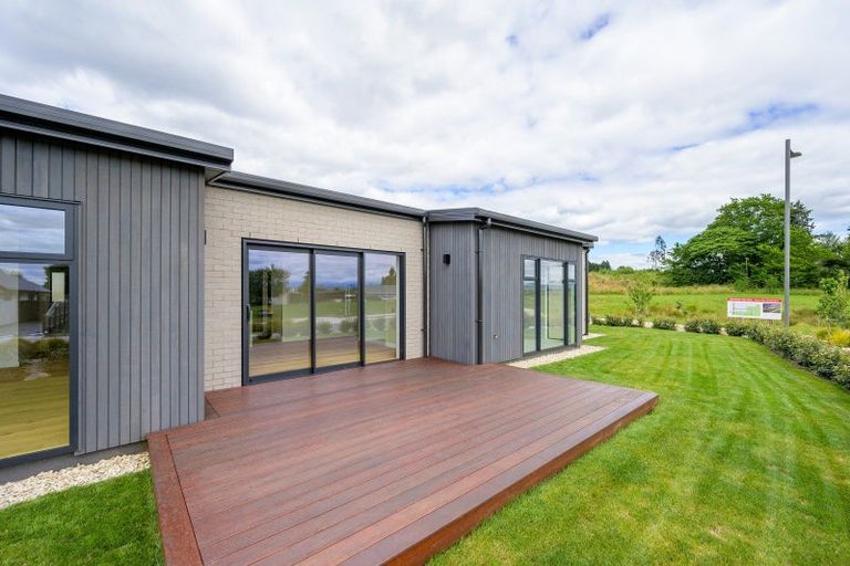 Photo of property in 38 Greenway Crescent, Hope, Richmond, 7020