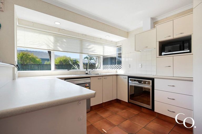 Photo of property in 15 Dalton Drive, Papamoa Beach, Papamoa, 3118