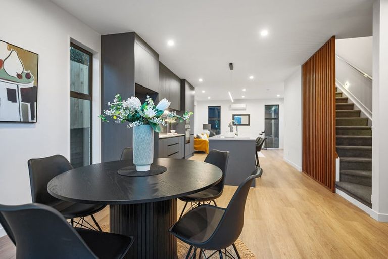 Photo of property in 3d Margaret Place, Milford, Auckland, 0620
