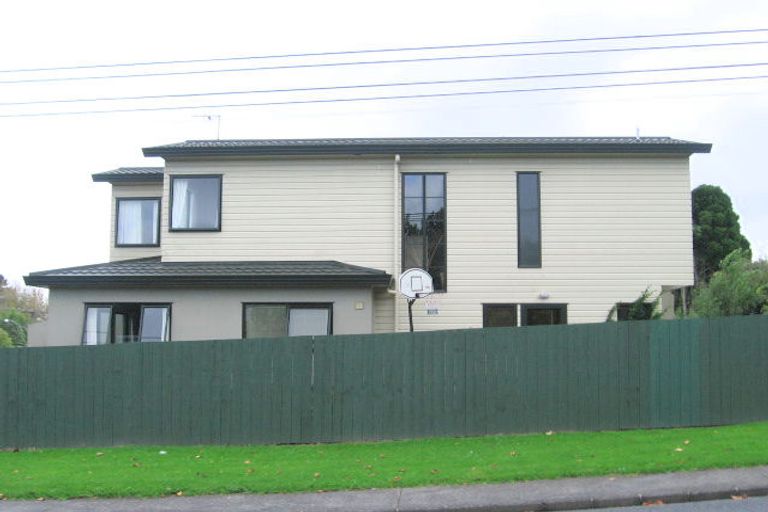 Photo of property in 2 Awaroa Road, Sunnyvale, Auckland, 0612