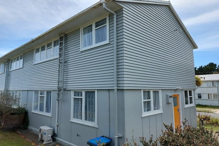 Photo of property in 42-44 Cheshire Street, Cannons Creek, Porirua, 5024