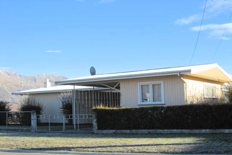 Photo of property in 67 Warren Street, Wanaka, 9305