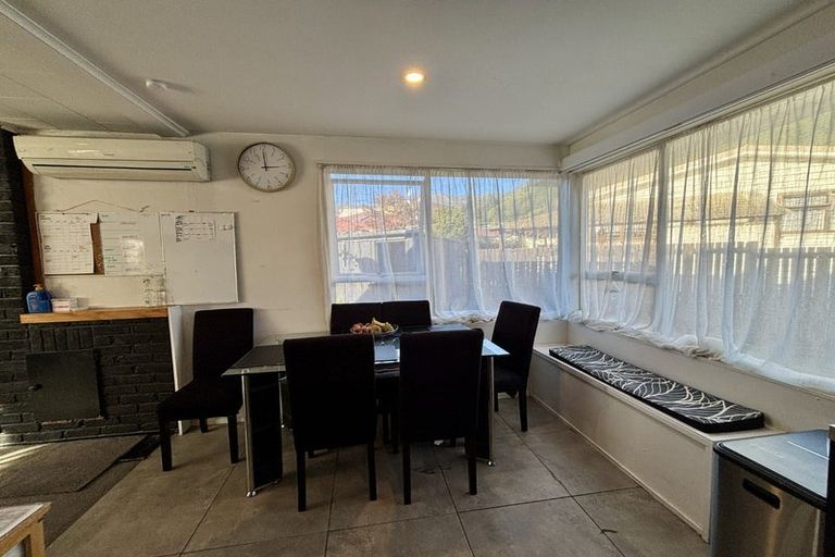 Photo of property in 75a Hampden Street, Picton, 7220