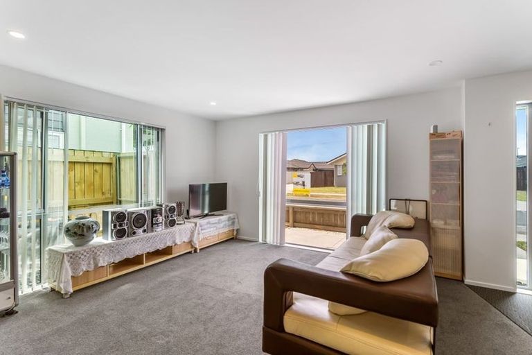 Photo of property in 23 Aviation Street, Takanini, 2112